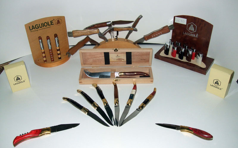 Collection Laguiole : briquets et couteaux